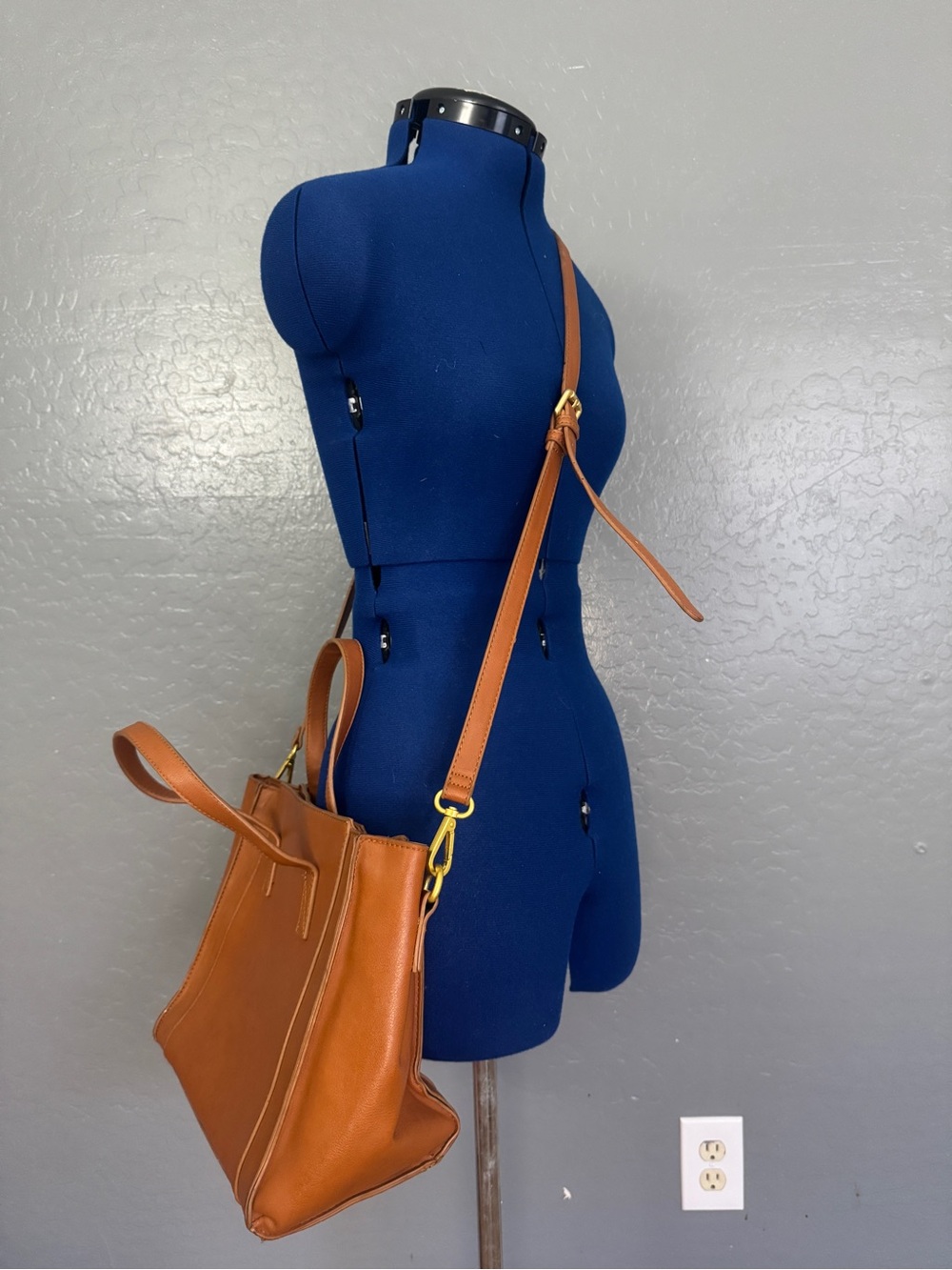 Fawn Design Cognac Leather Tote with Shoulder Strap - Picture 7 of 8
